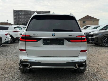 2025 BMW X7 40i I (G07) Рестайлинг, белый, 13980000 рублей, вид 3
