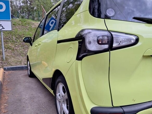 2015 Toyota Sienta II, жёлтый, 1250000 рублей - вид 19