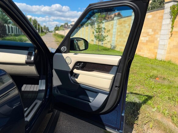 2020 Land Rover Range Rover IV Рестайлинг, синий, 9850000 рублей - вид 12