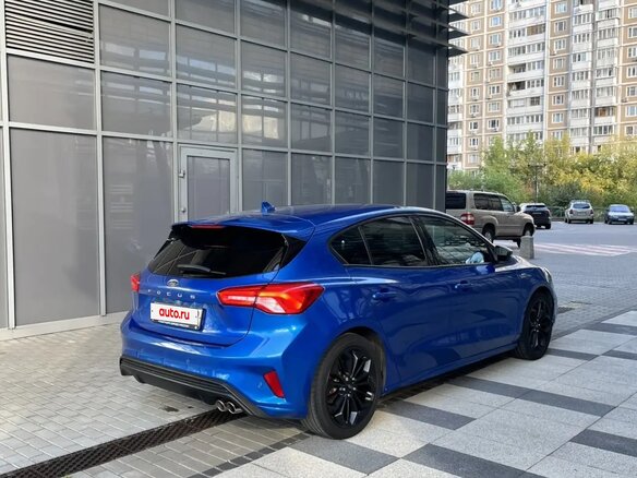 2019 Ford Focus IV, синий, 1520000 рублей - вид 5