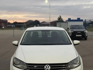 2018 Volkswagen Polo V Рестайлинг, белый, 1220000 рублей, вид 2