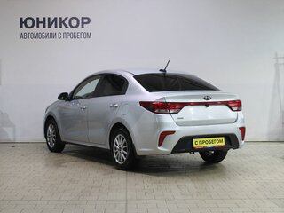 2018 Kia Rio IV, серебристый, 1279000 рублей, вид 4