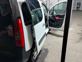2010 Peugeot Partner II, белый, 480000 рублей, вид 3