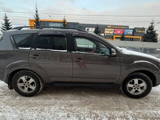 2012 Mitsubishi Outlander II Рестайлинг, коричневый, 1100000 рублей, вид 4