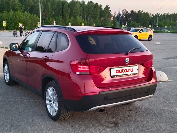 2011 BMW X1 18i I (E84), красный, 1000000 рублей - вид 26