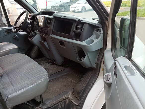 2011 Ford Transit, белый, 1100000 рублей - вид 3