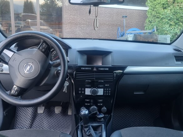 2010 Opel Astra H Рестайлинг, чёрный, 550000 рублей - вид 6