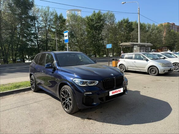 2021 BMW X5 40i IV (G05/G18), синий, 8800000 рублей - вид 2