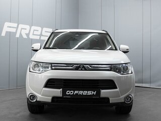 2013 Mitsubishi Outlander III, белый, 1580000 рублей, вид 3