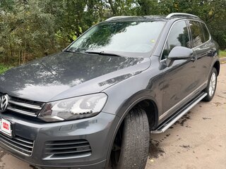 2012 Volkswagen Touareg II, серый, 1850000 рублей, вид 2