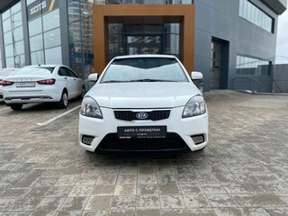 2009 Kia Rio II Рестайлинг, белый, 550000 рублей, вид 2