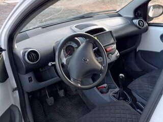 2011 Peugeot 107 I Рестайлинг, белый, 325000 рублей, вид 5