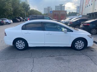 2008 Honda Civic VIII, белый, 600000 рублей, вид 3