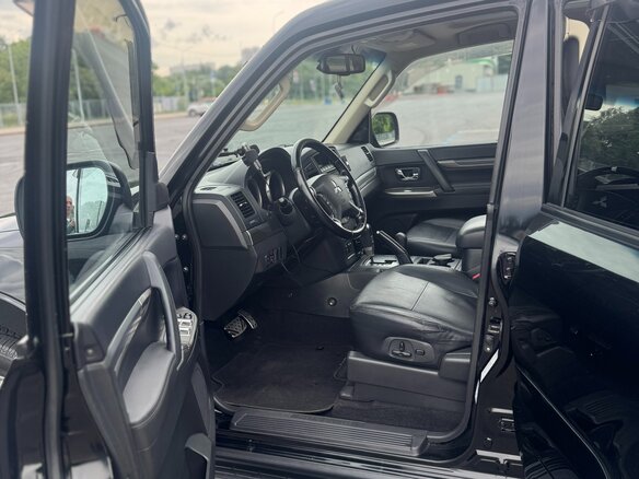 2012 Mitsubishi Pajero IV Рестайлинг 1, чёрный, 2790000 рублей - вид 12
