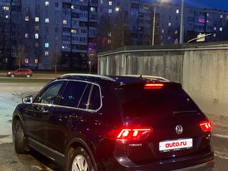 2017 Volkswagen Tiguan II, чёрный, 2100000 рублей, вид 5