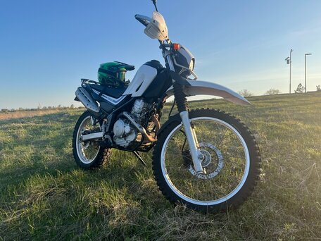 2010 Yamaha XT250 Serow, белый, 320000 рублей, вид 1