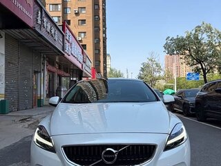 2019 Volvo V40 II Рестайлинг, белый, 1070000 рублей, вид 1