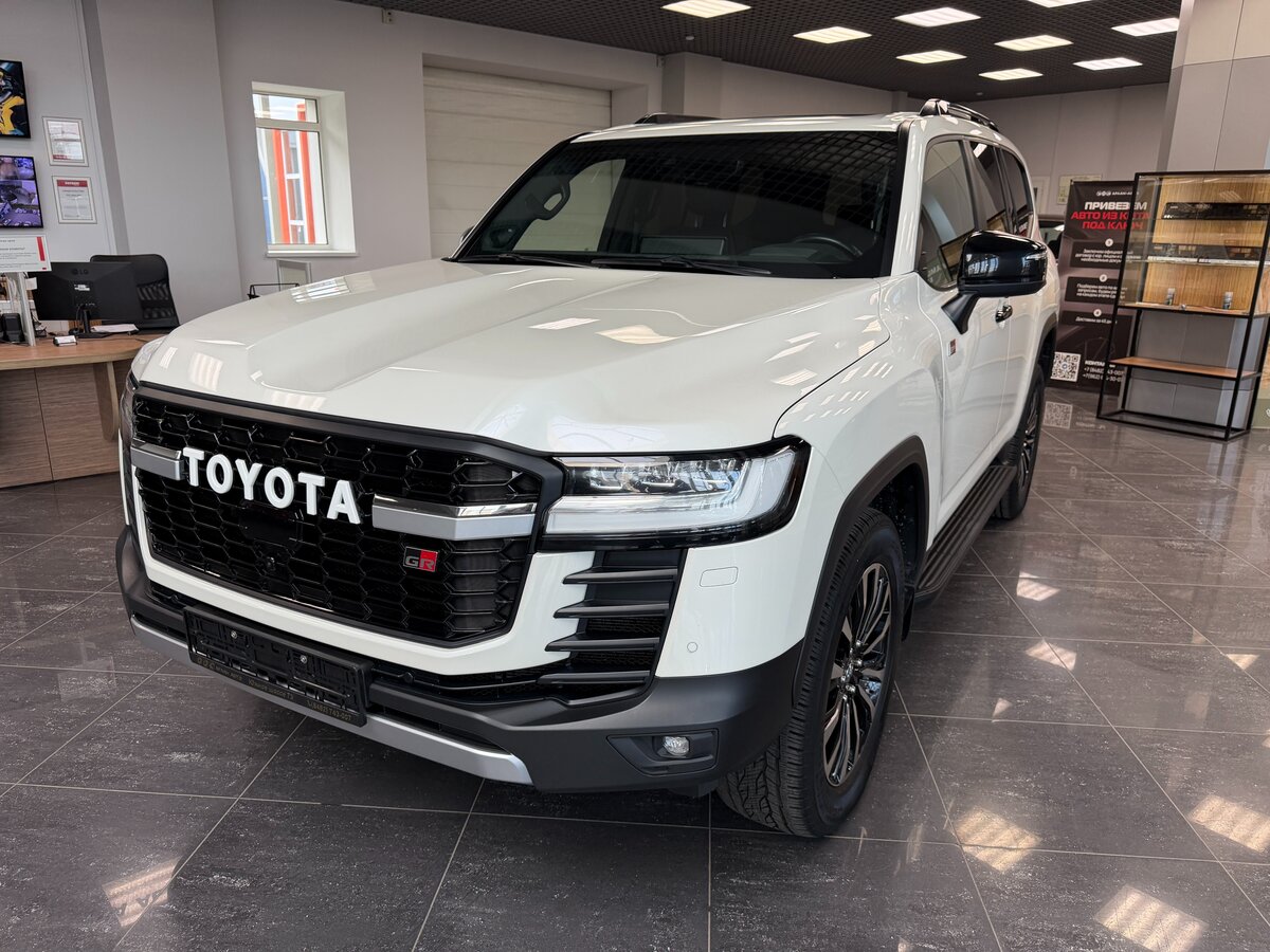 Открыть фотографии: Toyota Land Cruiser 300 Series