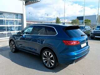 2020 Volkswagen Touareg III, синий, 5150000 рублей, вид 3