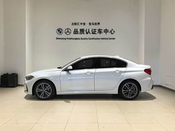 2023 BMW 1 серии 120i III (F52) Рестайлинг, белый - вид 4