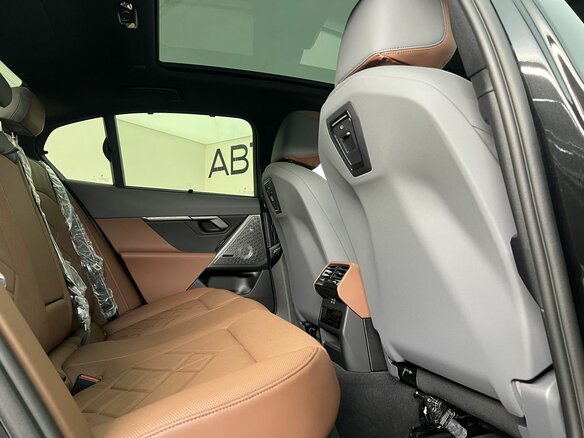 2025 BMW 5 серии 530i xDrive VIII (G60/G61/G68), чёрный, 9765000 рублей - вид 9