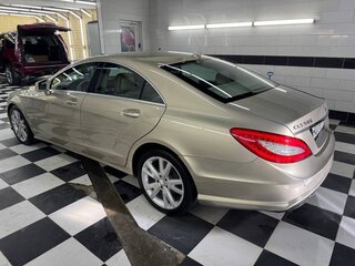2012 Mercedes-Benz CLS 500 II (C218), бежевый, 1900000 рублей, вид 4