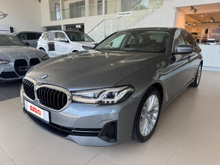 2021 BMW 5 серии 520i VII (G30/G31/G38) Рестайлинг, серый, 4300000 рублей, вид 2