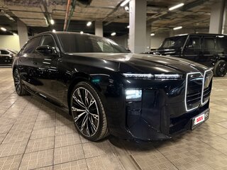 2026 BMW 7 серии 740 xDrive VII (G70) Рестайлинг, чёрный, 27000000 рублей, вид 3