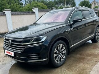 2018 Volkswagen Touareg III, чёрный, 5500000 рублей, вид 1