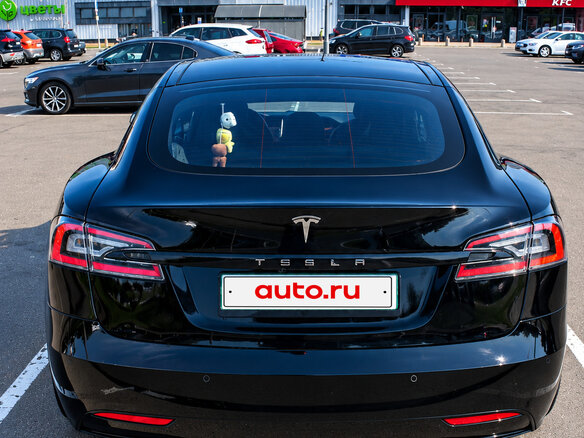 2018 Tesla Model S 75D I Рестайлинг, чёрный, 2200000 рублей - вид 1