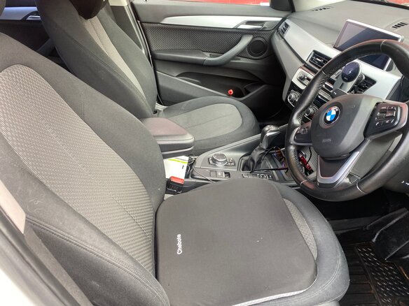 2015 BMW X1 18i sDrive II (F48), белый, 1500000 рублей - вид 5