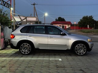2008 BMW X5 4.8i II (E70), серебристый, 1850000 рублей, вид 4
