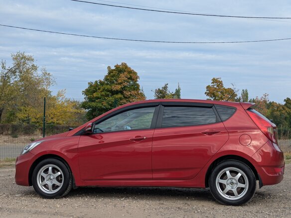 2011 Hyundai Solaris I, красный, 750000 рублей - вид 7