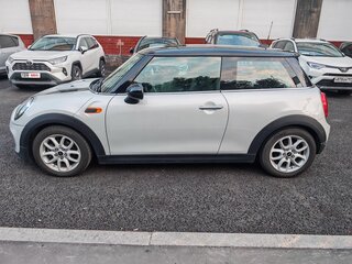 2018 Mini Hatch Cooper III (F55/F56) Рестайлинг, серебристый, 1600000 рублей, вид 2