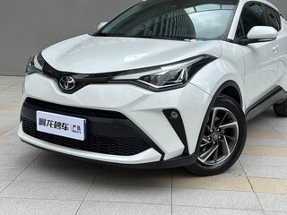 2022 Toyota C-HR I Рестайлинг, белый, 1665000 рублей, вид 3