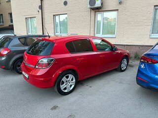 2010 Opel Astra H Рестайлинг, красный, 340000 рублей, вид 3