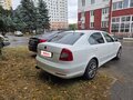 2011 Skoda Octavia II (A5) Рестайлинг, белый, 695000 рублей - вид 3
