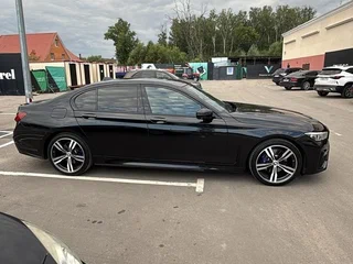 2019 BMW 7 серии 730d xDrive VI (G11/G12) Рестайлинг, чёрный, 5450000 рублей, вид 3