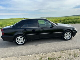 1998 Mercedes-Benz C-Класс 240 I (W202) Рестайлинг, чёрный, 500000 рублей, вид 3