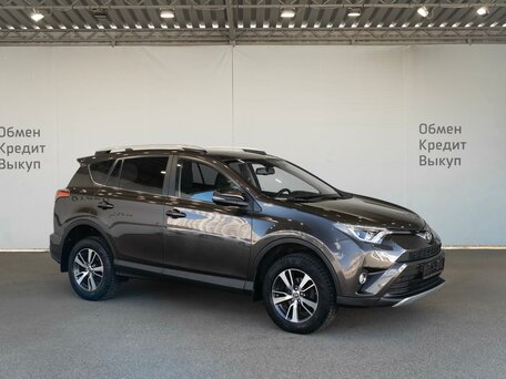 2018 Toyota RAV4 IV (XA40) Рестайлинг, коричневый, 2099000 рублей, вид 3