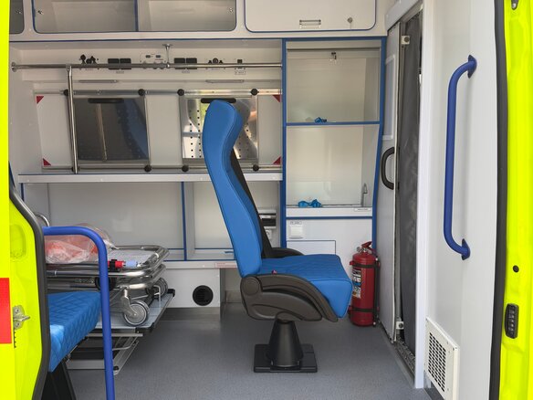 2023 Mercedes-Benz Sprinter, жёлтый, 13400000 рублей - вид 11
