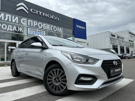 2017 Hyundai Solaris II, серебристый, 1260000 рублей, вид 1