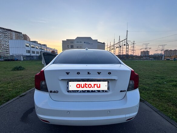 2011 Volvo S40 II Рестайлинг, белый, 980000 рублей - вид 4