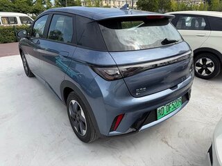 2026 BYD Dolphin 44.9 kWh I, серый, 1750333 рублей, вид 4