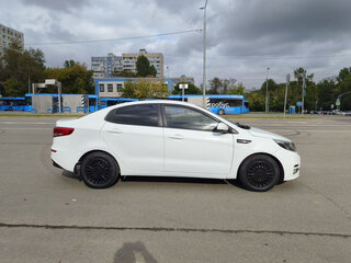 2017 Kia Rio III Рестайлинг, белый, 570000 рублей, вид 2