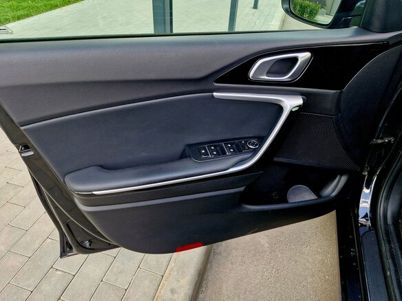 2020 Kia Ceed III, чёрный, 1820000 рублей - вид 20