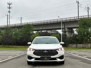 2021 Ford Escort VI Рестайлинг 2, белый, 920000 рублей, вид 2