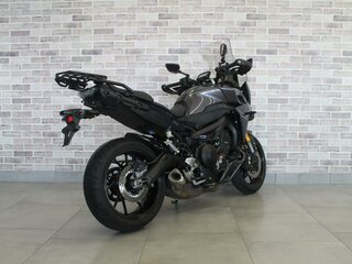 2016 Yamaha MT-09 Tracer (FJ-09), серый, 774000 рублей, вид 5