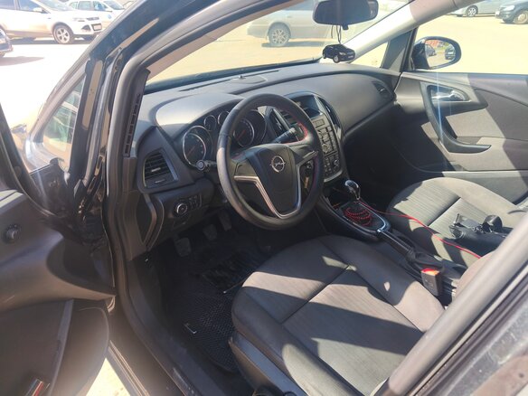 2013 Opel Astra J Рестайлинг, чёрный, 685000 рублей - вид 7