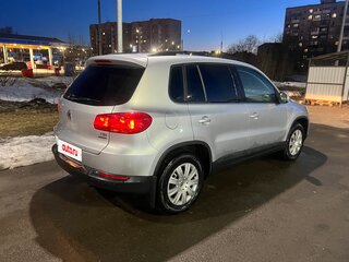 2014 Volkswagen Tiguan I Рестайлинг, серебристый, 1749000 рублей, вид 4